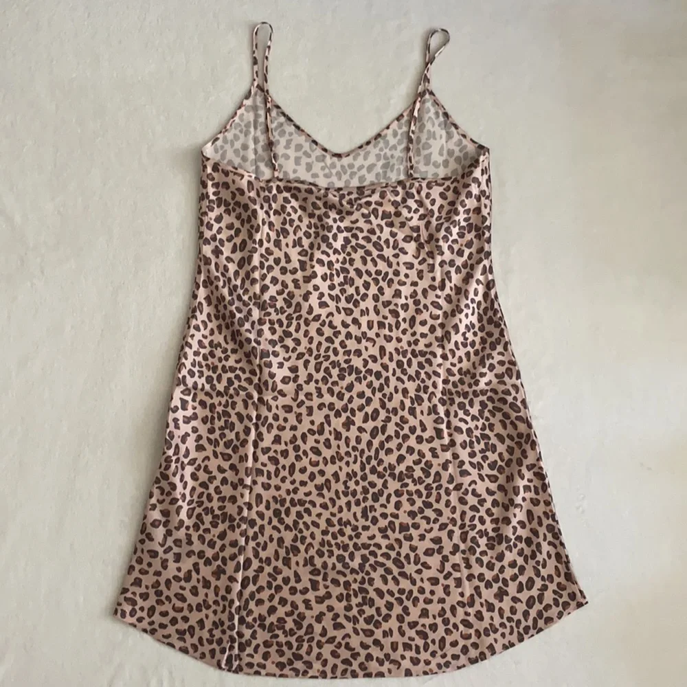 {NWT} UGG RTW | Theda Silk Slip Dress 90s Leopard Blush Animal Print (M 8-10) - Picture 12 of 15